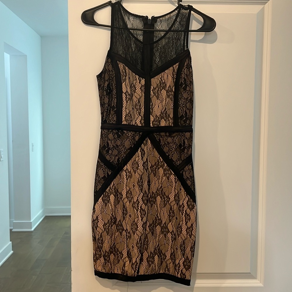 2B Bebe lace print dress - size S